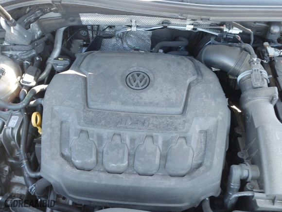 2020 Volkswagen Tiguan SE with VIN 3VV2B7AX0LM141970, listed as a IAAI auction lot 41633622 with 64,737 mi miles. Bid and sale history available at carsss.com. Image 10.