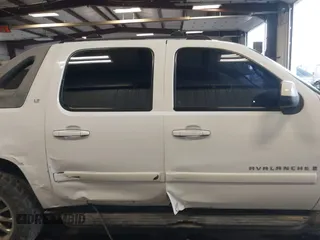 2007 Chevrolet Avalanche LTZ with VIN 3GNFK12307G166372, listed as a IAAI auction lot 41734253 with Not Provided miles. Bid and sale history available at carsss.com. Image 13.