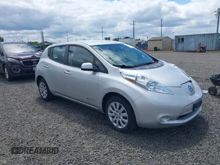 2017 Nissan LEAF SV z VIN 1N4BZ0CP4HC301703, wystawiony jako IAAI lot #42195180 z przebiegiem 42 366 mil mil oraz . Historia ofert i sprzedaży dostępna na DreamBid. Obrazek 1.