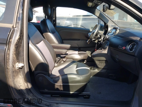 2016 FIAT 500e z VIN 3C3CFFGE7GT125711, wystawiony jako IAAI lot #42370895 z przebiegiem 26 278 mil mil oraz . Historia ofert i sprzedaży dostępna na DreamBid. Obrazek 5.