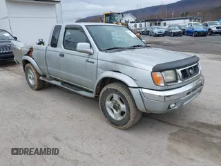 2000 Nissan Frontier XE z VIN 1N6ED26Y9YC422200, wystawiony jako IAAI lot #41802942 z przebiegiem 187 103 mil mil oraz . Historia ofert i sprzedaży dostępna na DreamBid. Obrazek 1.