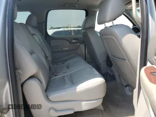 2012 Chevrolet Suburban LT z VIN 1GNSKJE73CR271477, wystawiony jako Copart lot #60445445 z przebiegiem Nie podano mil oraz Czysty tytuł • Clean title. Historia ofert i sprzedaży dostępna na DreamBid. Obrazek 11.