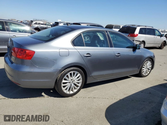 2011 Volkswagen Jetta SEL с VIN 3VWGX7AJXBM320093, выставлен на аукционе Copart как лот 72485144 с пробегом 102 800 миль миль и Списание • Salvage title. История ставок и продаж доступна на DreamBid. Изображение 3.
