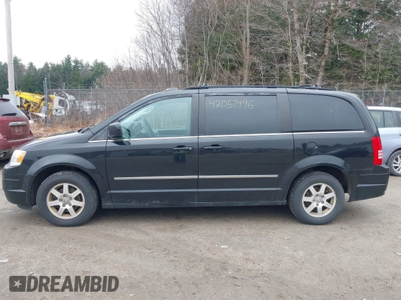 2010 Chrysler Town & Country Touring with VIN 2A4RR5D19AR170405, listed as a IAAI auction lot 42057496 with 195,211 mi miles. Bid and sale history available at carsss.com. Image 12.