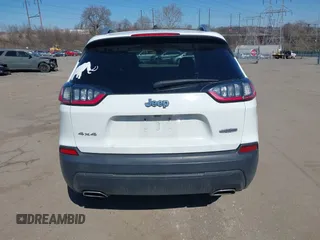 2019 Jeep Cherokee Latitude with VIN 1C4PJMCX7KD146578, listed as a IAAI auction lot 41709586 with 61,134 mi miles. Bid and sale history available at carsss.com. Image 17.