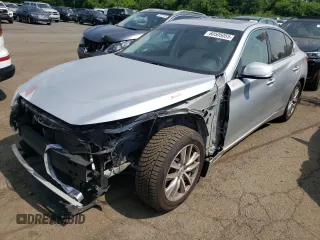 2015 Infiniti Q50 Premium z VIN JN1BV7AR2FM395710, wystawiony jako Copart lot #60505055 z przebiegiem 108 333 mil mil oraz Szkoda całkowita • Salvage title. Historia ofert i sprzedaży dostępna na DreamBid. Obrazek 1.