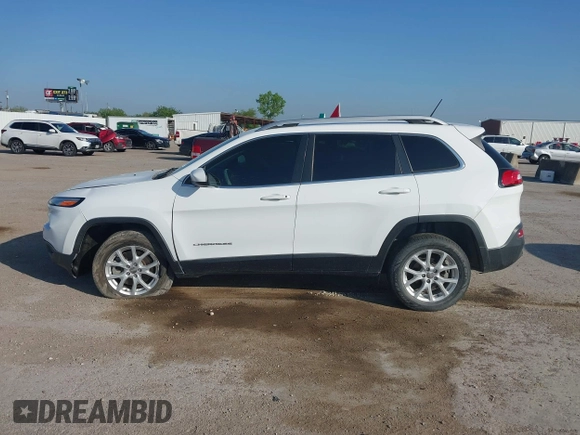 2018 Jeep Cherokee Latitude with VIN 1C4PJLCB2JD511083, listed as a IAAI auction lot 42070152 with 135,752 mi miles. Bid and sale history available at carsss.com. Image 14.