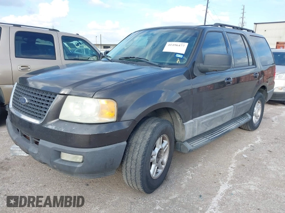 2006 Ford Expedition Special Service with VIN 1FMPU15526LA94611, listed as a IAAI auction lot 41496477 with 171,574 mi miles. Bid and sale history available at carsss.com. Image 2.