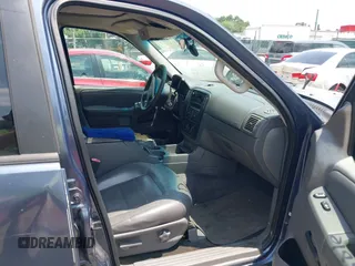 2002 Ford Explorer XLT z VIN 1FMZU73E62ZA22171, wystawiony jako IAAI lot #42600040 z przebiegiem 176 134 mil mil oraz . Historia ofert i sprzedaży dostępna na DreamBid. Obrazek 5.