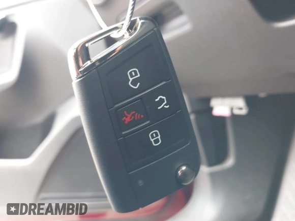 2018 Volkswagen Tiguan SEL с VIN 3VV3B7AX4JM027472, выставлен на аукционе IAAI как лот 42398665 с пробегом 153 742 миль миль и . История ставок и продаж доступна на DreamBid. Изображение 11.