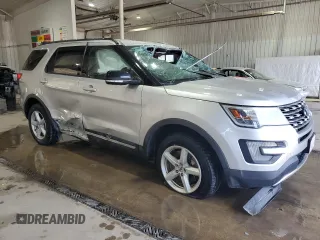 2017 Ford Explorer XLT with VIN 1FM5K8DHXHGC02258, listed as a Copart auction lot 55063895 with 111,488 mi miles and Salvage title. Bid and sale history available at DreamBid. Image 4.