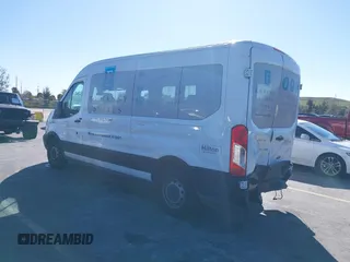 2016 Ford Transit Passenger XL z VIN 1FBZX2CM2GKB51339, wystawiony jako IAAI lot #41429005 z przebiegiem 215 896 mil mil oraz . Historia ofert i sprzedaży dostępna na DreamBid. Obrazek 3.