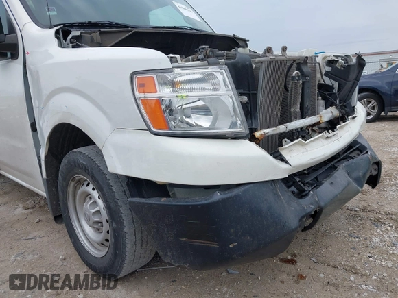 2018 Nissan NV Cargo S z VIN 1N6BF0LY0JN807791, wystawiony jako IAAI lot #41868591 z przebiegiem 128 813 mil mil oraz . Historia ofert i sprzedaży dostępna na DreamBid. Obrazek 20.