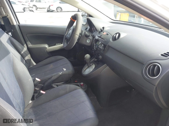 2011 Mazda Mazda2 Sport with VIN JM1DE1HZ5B0117331, listed as a IAAI auction lot 42084291 with 176,619 mi miles. Bid and sale history available at carsss.com. Image 5.