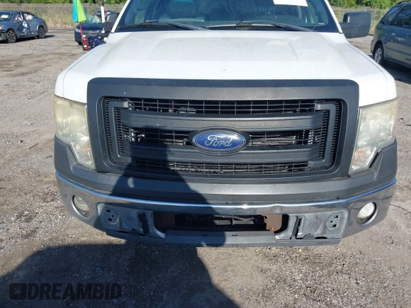 2013 Ford F-150 XL z VIN 1FTMF1CM8DKD45632, wystawiony jako IAAI lot #42644086 z przebiegiem 192 267 mil mil oraz . Historia ofert i sprzedaży dostępna na DreamBid. Obrazek 6.