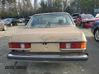 1983 Mercedes-Benz 300 D with VIN WDBAB33A1DB032601, listed as a Copart auction lot 82419003 with 330,483 mi miles and Non Repairable. Bid and sale history available at carsss.com. Image 6.