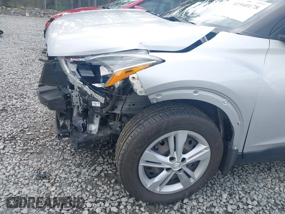 2020 Nissan Kicks S z VIN 3N1CP5BV6LL492817, wystawiony jako IAAI lot #41940178 z przebiegiem 52 327 mil mil oraz . Historia ofert i sprzedaży dostępna na DreamBid. Obrazek 6.