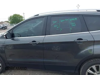 2017 Ford Escape Titanium z VIN 1FMCU0JD9HUE03672, wystawiony jako IAAI lot #42411549 z przebiegiem 89 846 mil mil oraz . Historia ofert i sprzedaży dostępna na DreamBid. Obrazek 14.