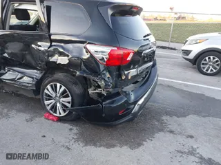 2019 Nissan Pathfinder SV with VIN 5N1DR2MM0KC623731, listed as a IAAI auction lot 40890326 with 110,608 mi miles. Bid and sale history available at carsss.com. Image 17.