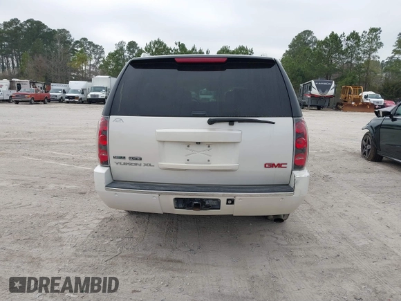 2010 GMC Yukon XL Denali with VIN 1GKUKMEFXAR218674, listed as a IAAI auction lot 41689848 with 1 mi miles. Bid and sale history available at carsss.com. Image 16.