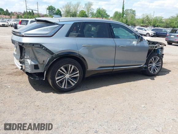 2024 Cadillac LYRIQ Luxury z VIN 1GYKPRRL8RZ128706, wystawiony jako IAAI lot #42161670 z przebiegiem 12 258 mil mil oraz . Historia ofert i sprzedaży dostępna na DreamBid. Obrazek 4.