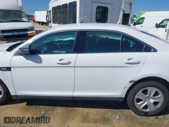 2015 Ford Police Interceptor с VIN 1FAHP2MK2FG195532, выставлен на аукционе IAAI как лот 41793882 с пробегом 90 423 миль миль и . История ставок и продаж доступна на DreamBid. Изображение 14.