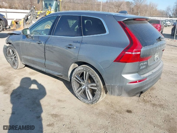 2019 Volvo XC60 Momentum with VIN LYVA22RK0KB306636, listed as a IAAI auction lot 41539565 with 66,610 mi miles. Bid and sale history available at carsss.com. Image 3.