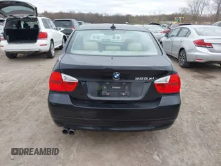 2008 BMW 3 Series 328xi with VIN WBAVC93548KZ73131, listed as a IAAI auction lot 42052857 with 118,077 mi miles. Bid and sale history available at carsss.com. Image 16.