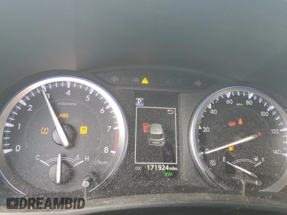 2017 Toyota Highlander XLE with VIN 5TDKZRFH4HS215440, listed as a Copart auction lot 61373345 with 171,924 mi miles and Clean title. Bid and sale history available at DreamBid. Image 9.