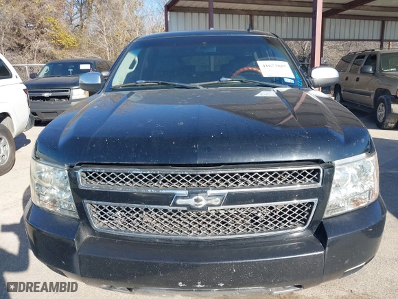 2007 Chevrolet Suburban LT with VIN 3GNFC16077G301103, listed as a IAAI auction lot 41673885 with 196,962 mi miles. Bid and sale history available at carsss.com. Image 6.