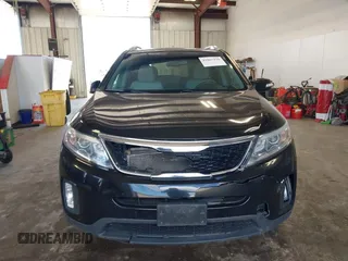 2014 Kia Sorento LX with VIN 5XYKTCA64EG541574, listed as a IAAI auction lot 42067910 with 144,234 mi miles and . Bid and sale history available at carsss.com. Image 12.