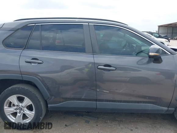 2019 Toyota RAV4 XLE with VIN 2T3W1RFV4KW009927, listed as a IAAI auction lot 41904194 with 46,863 mi miles and . Bid and sale history available at DreamBid. Image 14.
