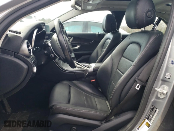 2016 Mercedes-Benz C 300 Luxury z VIN 55SWF4KB3GU109853, wystawiony jako Copart lot #49108095 z przebiegiem 111 508 mil mil oraz Szkoda całkowita • Salvage title. Historia ofert i sprzedaży dostępna na DreamBid. Obrazek 7.