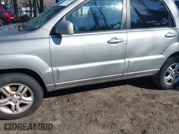2005 Kia Sportage LX with VIN KNDJF723057130569, listed as a IAAI auction lot 41509247 with 155,777 mi miles and . Bid and sale history available at carsss.com. Image 6.