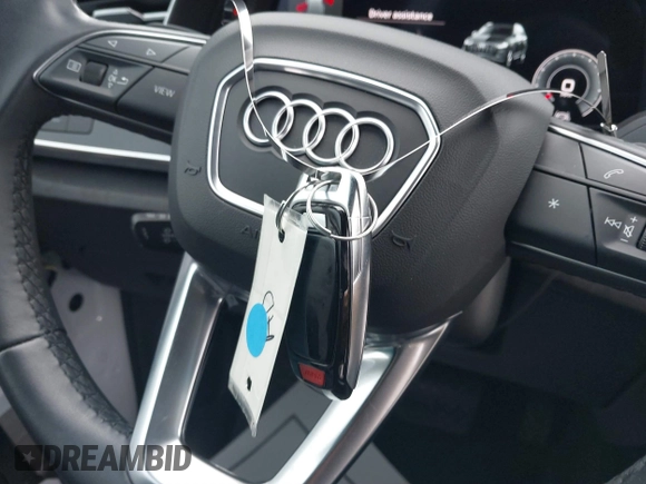 2021 Audi Q7 Premium Plus with VIN WA1LXAF7XMD032806, listed as a IAAI auction lot 41316768 with 47,032 mi miles and . Bid and sale history available at DreamBid. Image 11.