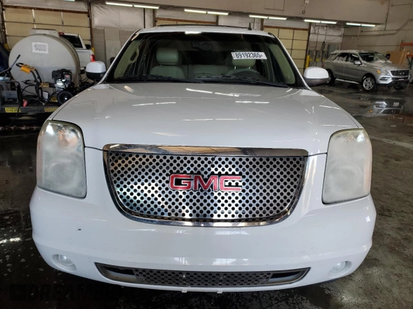 2011 GMC Yukon SLT with VIN 1GKS1CE06BR298945, listed as a Copart auction lot 89192365 with 158,017 mi miles and Salvage Title. Bid and sale history available at carsss.com. Image 5.