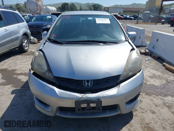 2013 Honda Fit Sport with VIN JHMGE8H51DC005760, listed as a IAAI auction lot 42040427 with 184,375 mi miles. Bid and sale history available at carsss.com. Image 12.