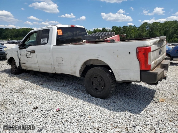 2018 Ford Super Duty F-250 SRW XL with VIN 1FT7X2BT4JEC81673, listed as a Copart auction lot 68806484 with 314,715 mi miles and Salvage Title. Bid and sale history available at carsss.com. Image 2.