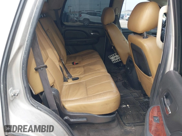 2009 Chevrolet Tahoe 2LT z VIN 1GNFC23039R152640, wystawiony jako IAAI lot #41372840 z przebiegiem 273 428 mil mil oraz . Historia ofert i sprzedaży dostępna na DreamBid. Obrazek 8.
