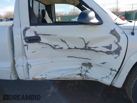 2000 Dodge Dakota SLT with VIN 1B7GL26Z7YS708253, listed as a IAAI auction lot 41402953 with 103,461 mi miles and . Bid and sale history available at DreamBid. Image 6.