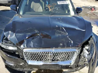 2019 Lincoln MKC Reserve with VIN 5LMTJ3DH4KUL48853, listed as a Copart auction lot 89348875 with 76,769 mi miles and Salvage Title. Bid and sale history available at DreamBid. Image 13.