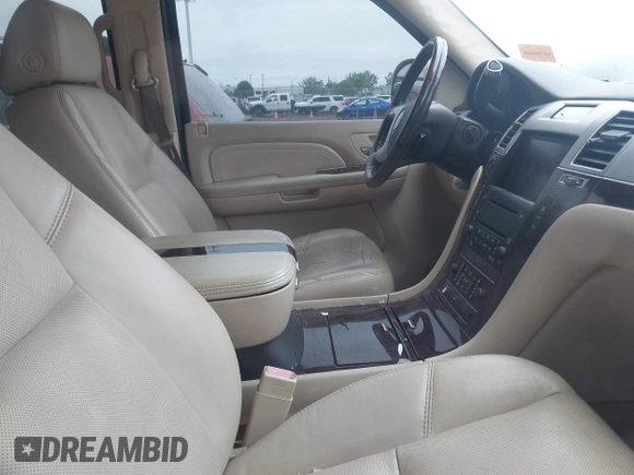 2007 Cadillac Escalade z VIN 1GYFK63837R304030, wystawiony jako IAAI lot #42198618 z przebiegiem 202 093 mil mil oraz . Historia ofert i sprzedaży dostępna na DreamBid. Obrazek 5.
