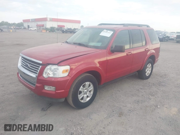 2010 Ford Explorer XLT with VIN 1FMEU6DE9AUA47214, listed as a IAAI auction lot 42065167 with 122,981 mi miles. Bid and sale history available at carsss.com. Image 2.