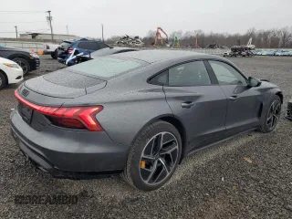 2024 Audi RS e-tron GT z VIN WAUBHBFWXR7901726, wystawiony jako Copart lot #47284335 z przebiegiem 5068 mil mil oraz Szkody całkowita. Historia ofert i sprzedaży dostępna na DreamBid. Obrazek 3.