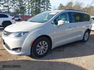 2019 Chrysler Pacifica Touring Plus with VIN 2C4RC1FG6KR669150, listed as a IAAI auction lot 41690448 with 59,949 mi miles. Bid and sale history available at carsss.com. Image 18.