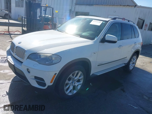 2013 BMW X5 xDrive35i z VIN 5UXZV4C5XD0B10732, wystawiony jako IAAI lot #41576548 z przebiegiem 131 237 mil mil oraz . Historia ofert i sprzedaży dostępna na DreamBid. Obrazek 17.