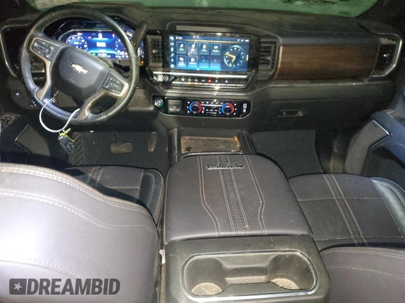 2024 Chevrolet Silverado 3500HD High Country with VIN 1GC4YVEY0RF124804, listed as a Copart auction lot 86140304 with 32,840 mi miles and Salvage Title. Bid and sale history available at carsss.com. Image 8.