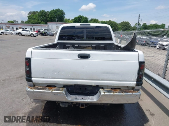 1999 Dodge 1500 z VIN 3B7HC13Z3XM535941, wystawiony jako IAAI lot #42174202 z przebiegiem 169 349 mil mil oraz . Historia ofert i sprzedaży dostępna na DreamBid. Obrazek 16.
