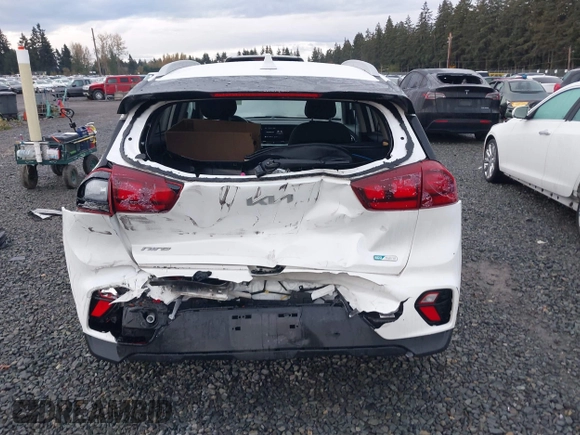 2022 Kia Niro LXS with VIN KNDCB3LC2N5542807, listed as a IAAI auction lot 40733090 with 28,791 mi miles. Bid and sale history available at carsss.com. Image 16.