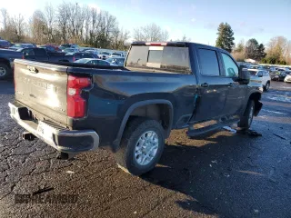 2021 Chevrolet Silverado 3500HD LT with VIN 1GC4YTEY7MF269092, listed as a Copart auction lot 84300724 with 92,215 mi miles and Salvage Title. Bid and sale history available at carsss.com. Image 3.